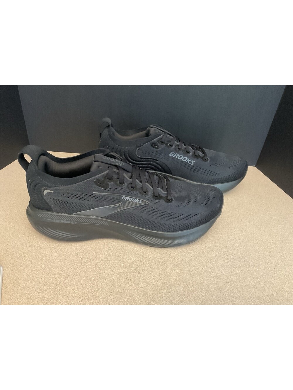 New! Mens Brooks Adrenaline GTS 25 Triple Black Athletic Shoes. Size 14D. Nice!